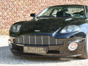 Immagine 30/50 di Aston Martin V12 Vanquish (2002)