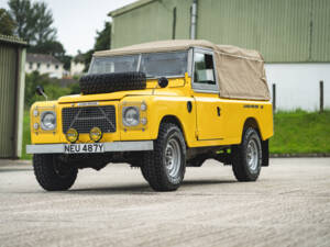 Image 16/98 of Land Rover 109 (1983)