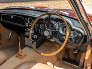 Bild 31/50 von Aston Martin DB 6 Vantage (1969)