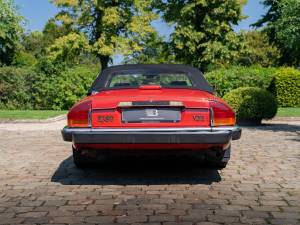 Image 16/35 of Jaguar XJ-SC 5.3 (1987)