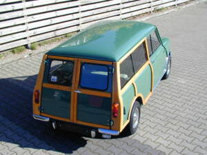 Image 2/11 of Morris Mini Traveller (1965)