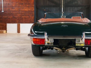 Image 9/19 de Jaguar E-Type (1969)