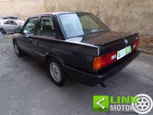 Afbeelding 7/10 van BMW 318i (1988)