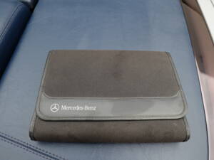 Image 60/69 of Mercedes-Benz E 320 (1994)