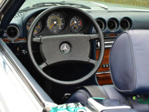 Image 32/50 of Mercedes-Benz 380 SL (1983)