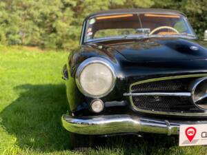 Image 14/67 of Mercedes-Benz 190 SL (1961)