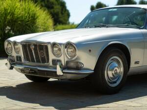 Image 21/50 of Jaguar XJ 6 4.2 (1970)