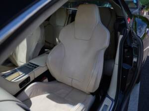 Bild 30/31 von Aston Martin DB 9 Volante (2006)