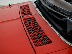 Image 33/50 of Chevrolet Corvair Monza Convertible (1966)