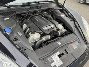 Bild 51/63 von Porsche Cayenne Turbo (2010)