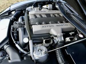 Bild 41/50 von Aston Martin V12 Vanquish (2001)