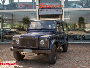 Bild 1/36 von Land Rover Defender 110 Td5 (2001)