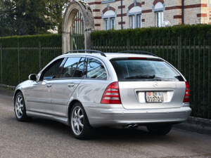 Image 6/32 of Mercedes-Benz C 32 AMG T (2003)