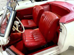 Image 12/19 of Mercedes-Benz 190 SL (1957)