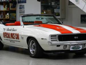 Image 2/13 of Chevrolet Camaro SS-350 (1969)