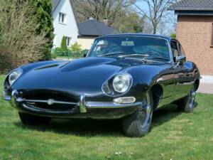 Image 6/7 de Jaguar E-Type (1968)