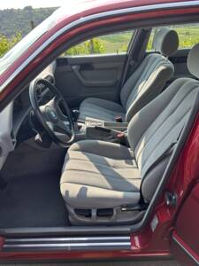 Image 47/51 of BMW 535i (1991)