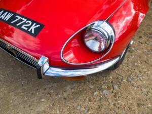 Image 38/50 of Jaguar E-Type V12 (2+2) (1971)