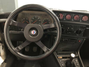 Imagen 24/33 de BMW 635 CSi (1981)