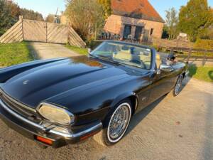 Image 6/7 of Jaguar XJS 5.3 V12 (1992)