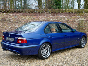 Immagine 2/50 di BMW M5 (2002)