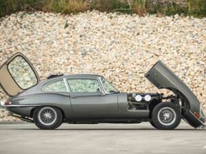 Immagine 28/88 di Jaguar E-Type (2+2) (1968)