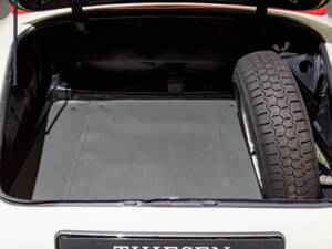 Image 21/28 of Mercedes-Benz 190 SL (1961)