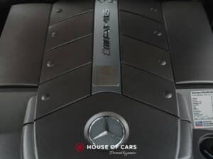 Image 14/47 of Mercedes-Benz CLK 55 AMG (2004)