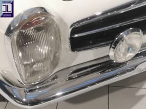 Image 14/47 of Mercedes-Benz 230 SL (1964)