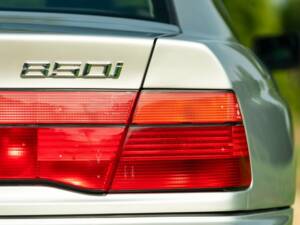 Image 24/50 de BMW 850i (1990)