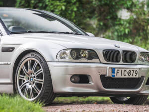 Image 18/52 of BMW M3 (2004)