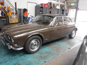 Afbeelding 7/50 van Jaguar XJ 6 4.2 (1973)