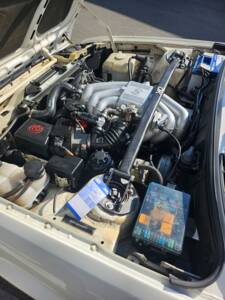 Immagine 42/67 di BMW 320i (1990)