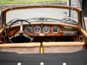 Image 39/50 of Aston Martin DB 2&#x2F;4 Mk I DHC (1954)
