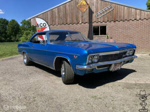 Image 2/45 of Chevrolet Impala Sport Coupe (1967)