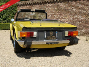 Image 6/50 of Triumph TR 6 (1975)