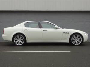 Imagen 6/99 de Maserati Quattroporte 4.2 (2007)