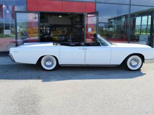 Image 5/50 of Lincoln Continental Convertible (1967)