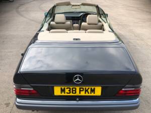 Image 4/7 of Mercedes-Benz E 320 (1995)