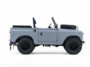 Image 3/57 of Land Rover 88 (1961)