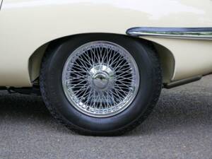 Image 48/50 de Jaguar E-Type (1969)