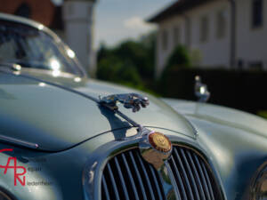 Imagen 2/16 de Jaguar S-Type 3.8 (1966)