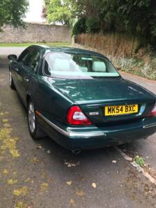 Image 3/25 de Jaguar XJ 8 3.5 (2004)