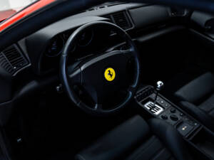 Image 30/52 of Ferrari F 355 Berlinetta (1994)