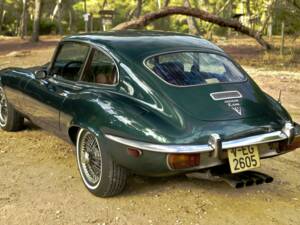 Image 9/50 of Jaguar E-Type V12 (2+2) (1973)