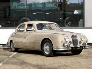 Image 3/40 of Jaguar 3.4 Litre (1958)