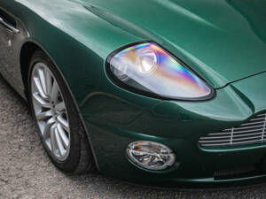 Image 21/44 of Aston Martin V12 Vanquish (2002)