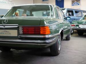 Imagen 12/28 de Mercedes-Benz 280 SE (1977)