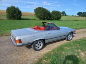 Image 2/10 of Mercedes-Benz 350 SL (1975)