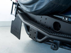Image 38/43 of Land Rover Defender 90 &quot;50th Anniversary&quot; (1998)